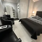 Δωμάτια σε οικογενειακή κατοικία Saviano Mare